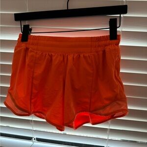 Low rise lululemon 4” hotty hot shorts